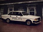 Volvo 240 GL politi Denmark Minichamps